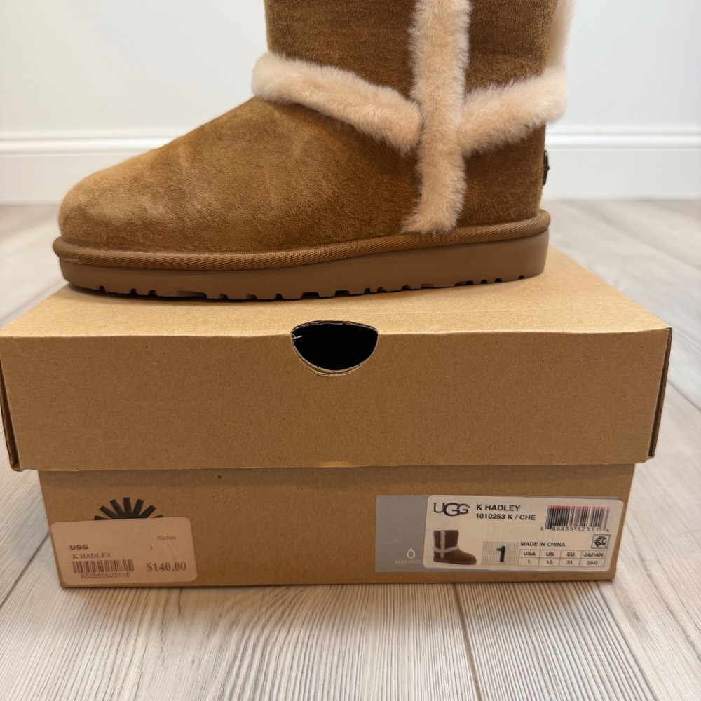 NEW UGG Kids Hadley Chestnut Suede Water Resistant Boots Size 1 1010253 K/CHE - Picture 2 of 9